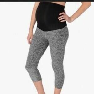 Beyond the Bump Gray Women's Cropped Leggings Size: L